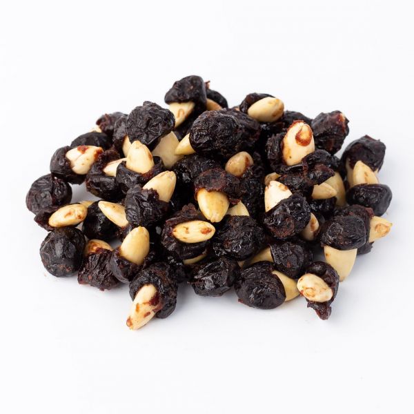 Вишня с миндалем